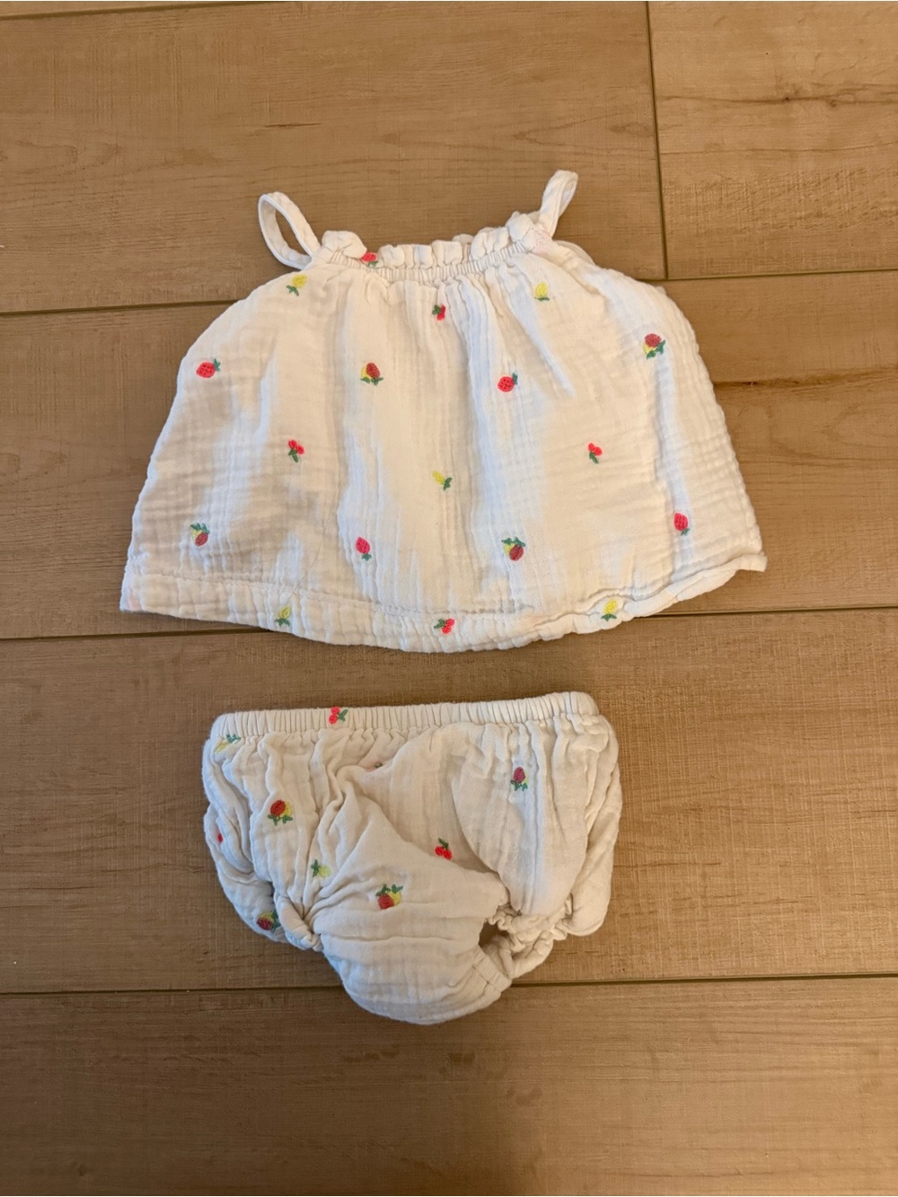 Baby Gap Girls Cotton Tank Top Bloomers Outfit Cherry Strawberry White 12-18 Mos